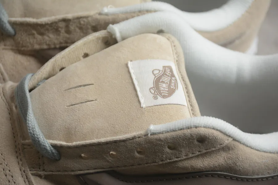 VAN Low Top Retro Sneaker with Full Leather Pigskin
