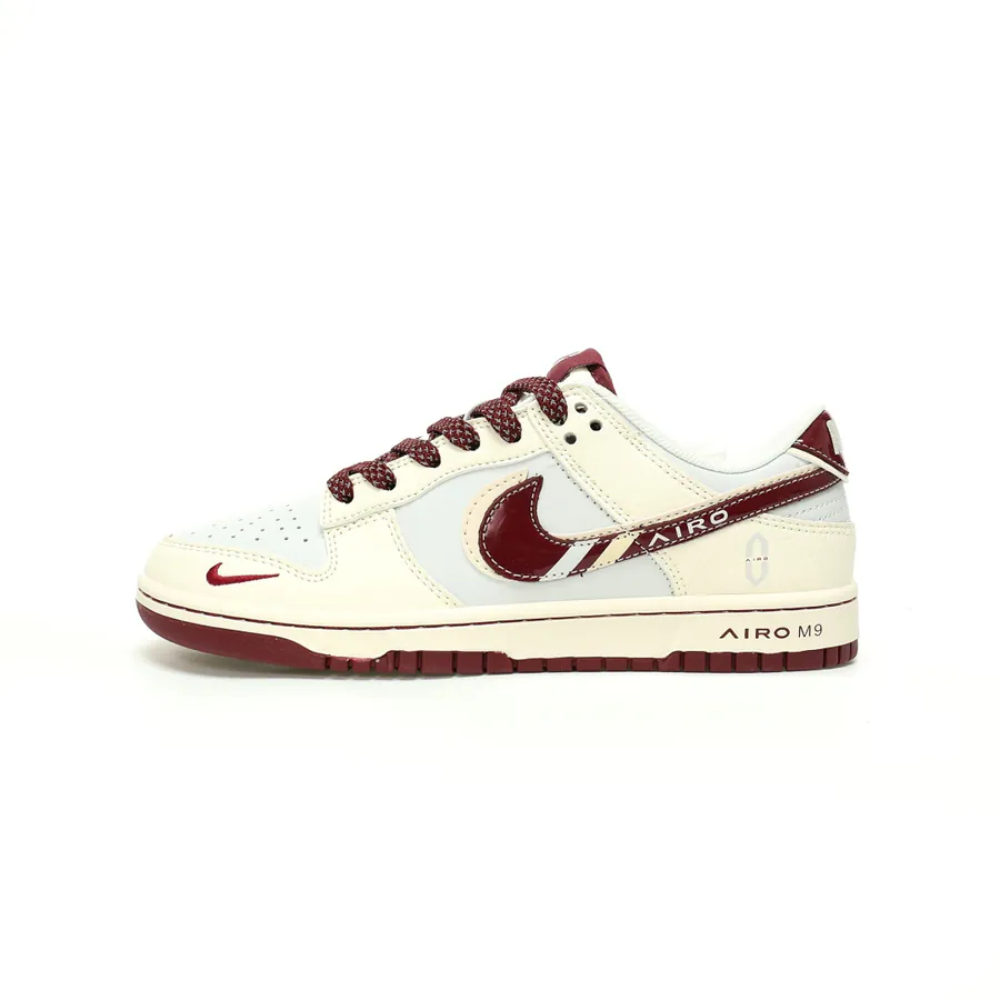 SB Dunk Low AITO M9 Collaboration Low Top Sneakers