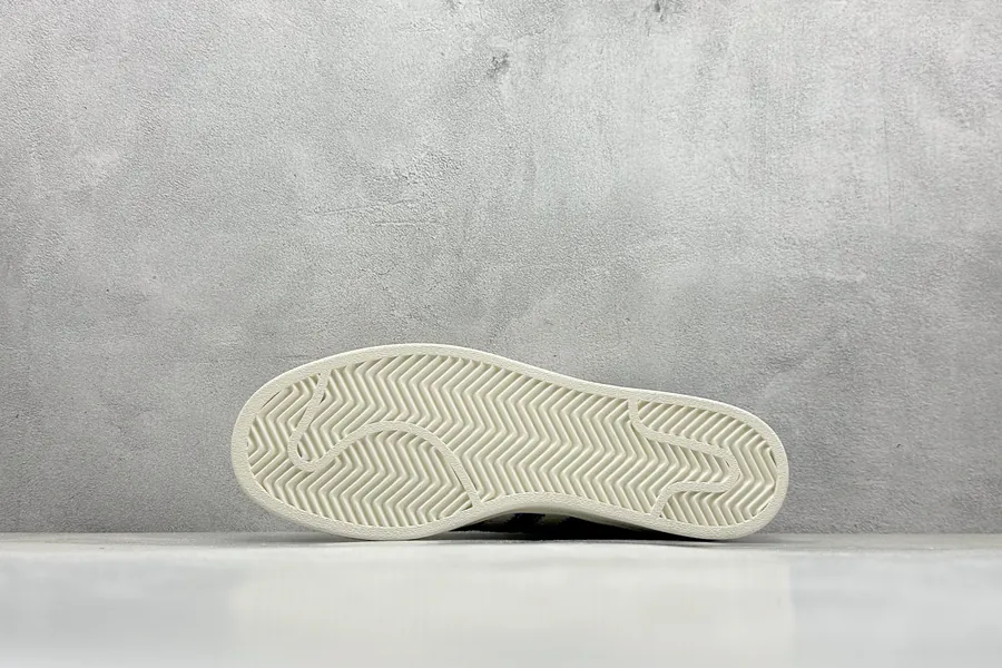 AD Originals Gazelle Indoor LV Collaboration Vintage Sneaker