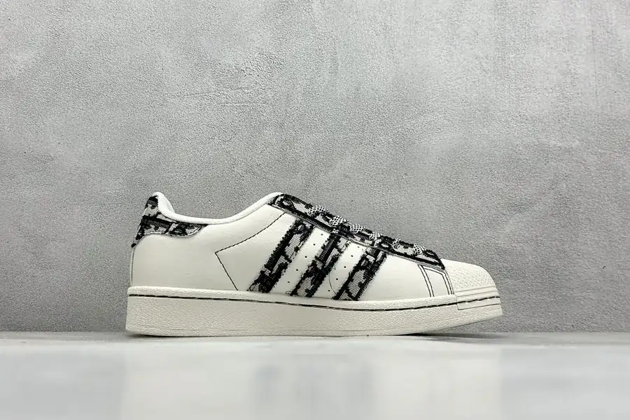 AD Originals Gazelle Indoor DIOr Collaboration Sneaker