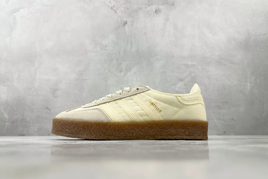 OT x Originals GAZELLE Crepe Sole in Beige