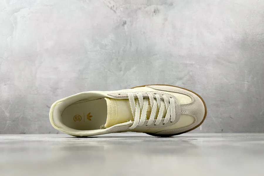 OT x Originals GAZELLE Crepe Sole in Beige