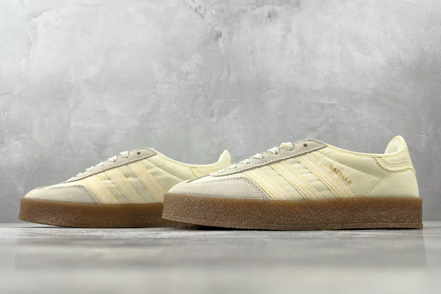 OT x Originals GAZELLE Crepe Sole in Beige