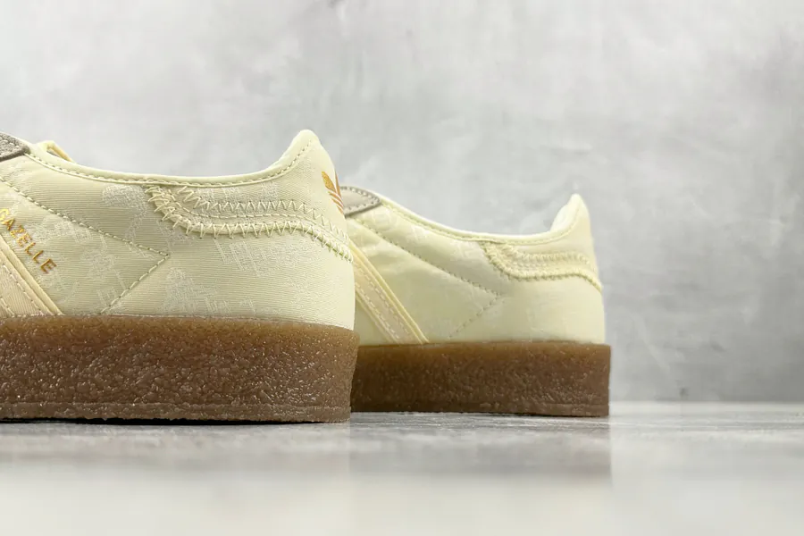 OT x Originals GAZELLE Crepe Sole in Beige