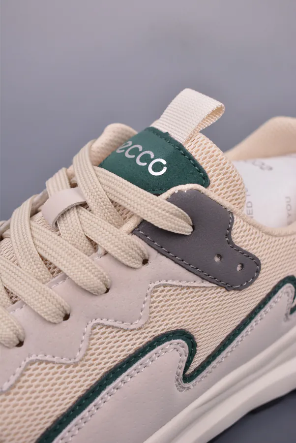 ECCO Men's Running Sneaker Retro Waffle Sole