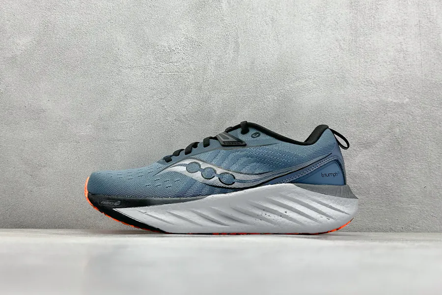 Saucony Triumph 22 Flagship Cushioned Running Shoes