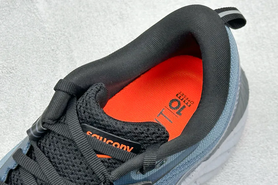 Saucony Triumph 22 Flagship Cushioned Running Shoes