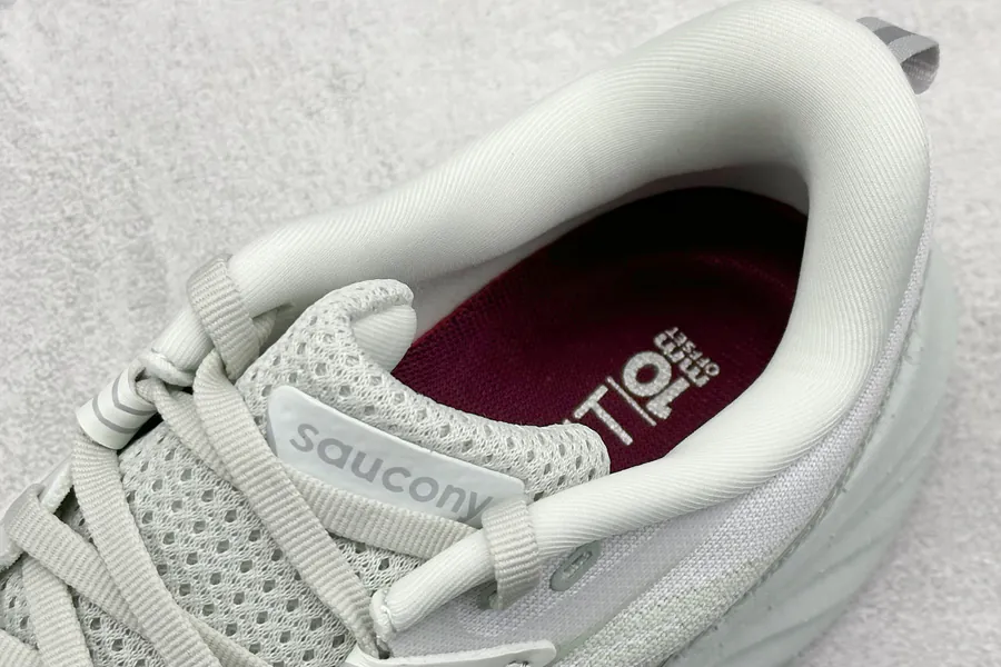 Saucony Triumph 22 Flagship Cushioning Running Shoes