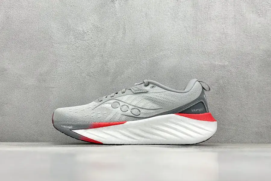 Saucony Triumph 22 Flagship Cushioning Running Shoes