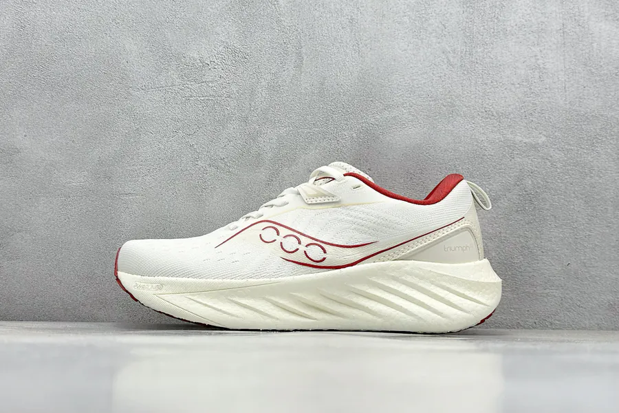 Saucony Triumph 22 Flagship Cushioning Running Shoes