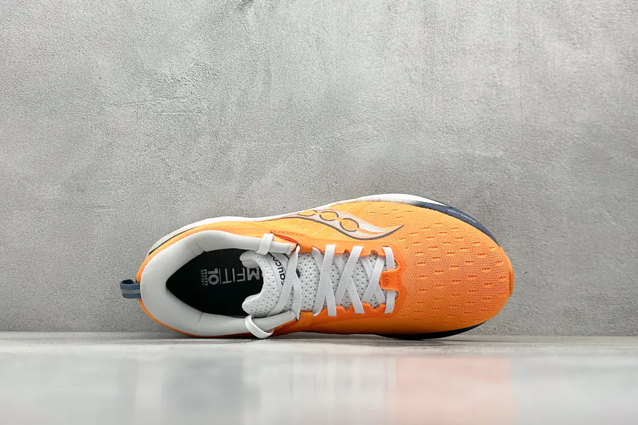 Saucony Triumph 22 Flagship Cushioning Running Shoes
