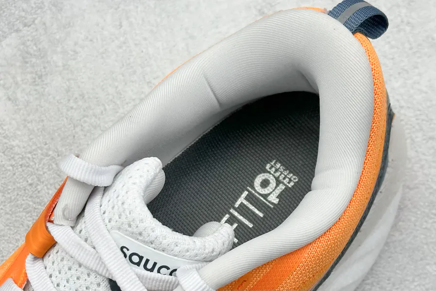 Saucony Triumph 22 Flagship Cushioning Running Shoes