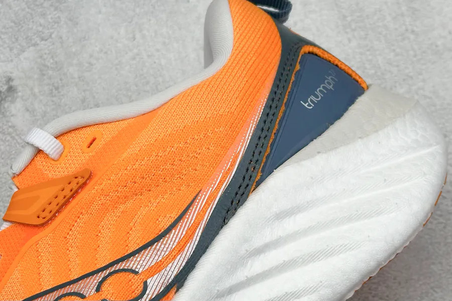Saucony Triumph 22 Flagship Cushioning Running Shoes