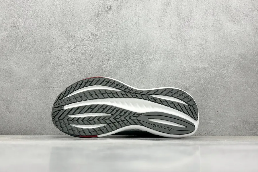 Saucony Triumph 22 Flagship Cushioning Running Shoes