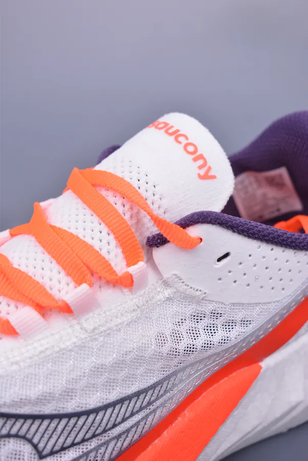 Saucony Triumph PRO 4 Exclusive Original Running Shoes
