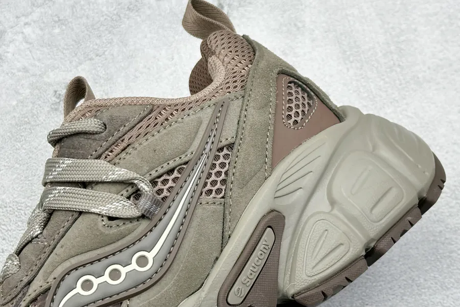 Saucony 2K Cavalry Retro Sneaker