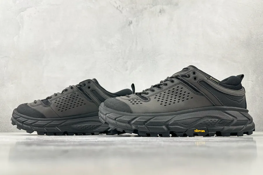 HOKA ONE ONE Tor Ultra Low Black