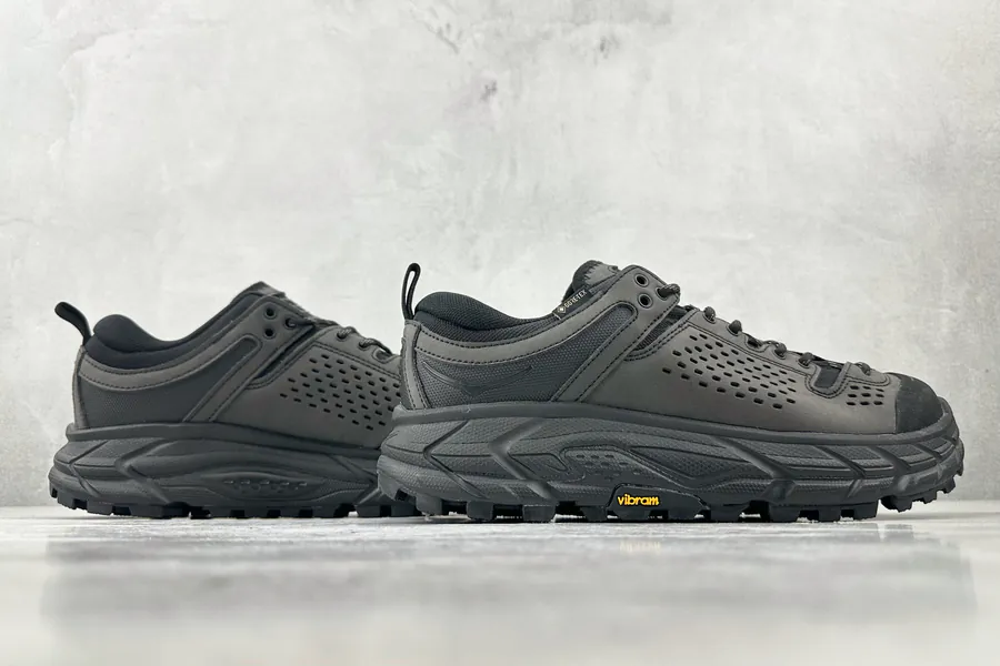 HOKA ONE ONE Tor Ultra Low Black