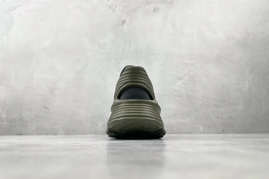HOKA ONE ONE Restore TC in Deep Olive