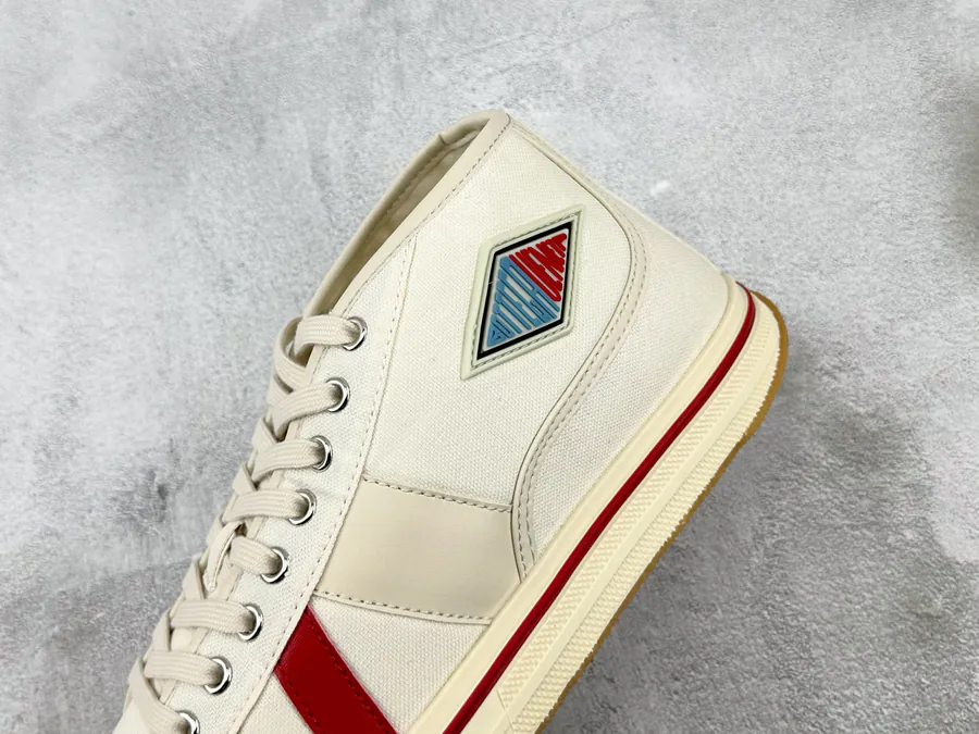 Bottega Veneta Eliot White