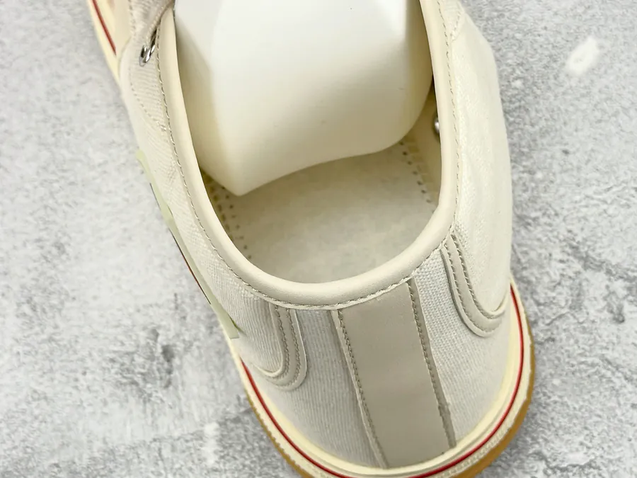 Bottega Veneta Eliot White