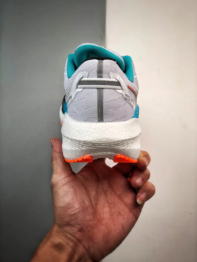 Saucony Triumph 20 Premium Running Shoes