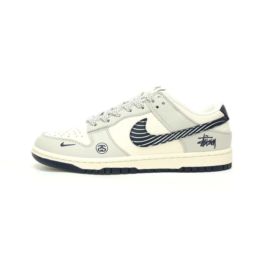 SB Dunk Low Retro SP by You SB Dunk Low Retro SP