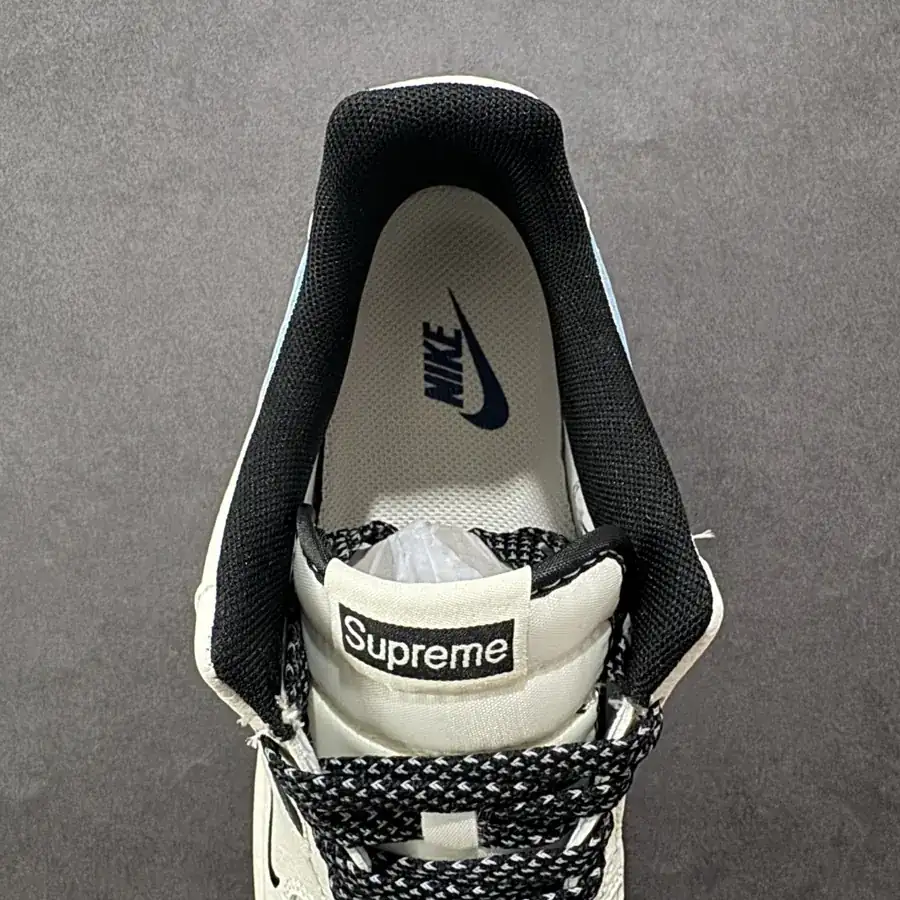 Supreme x Nk Air Force 1’07 Custom Color Low Top Sneakers