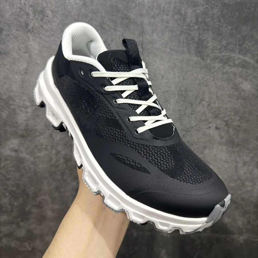 ON x oudventure Running Shoes