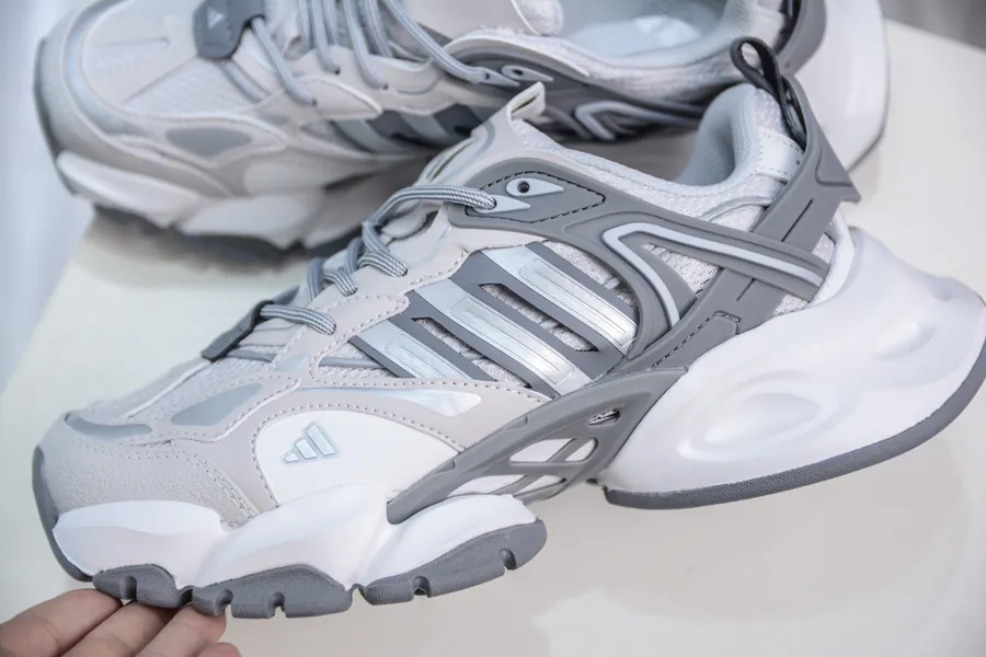 BAL XLG Runner Deluxe Retro Running Shoes