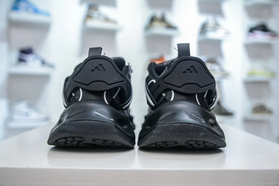 BAL XLG Runner Deluxe Retro Running Shoes