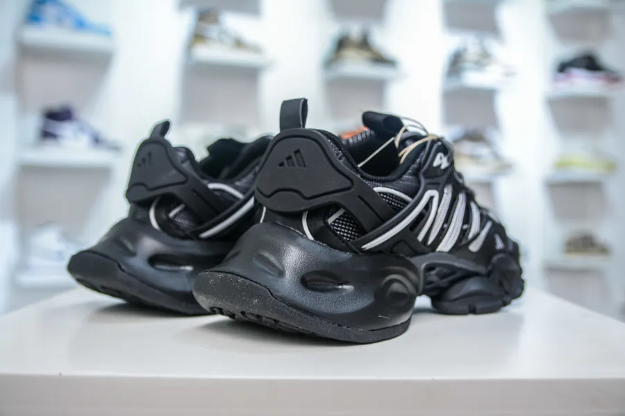 BAL XLG Runner Deluxe Retro Running Shoes