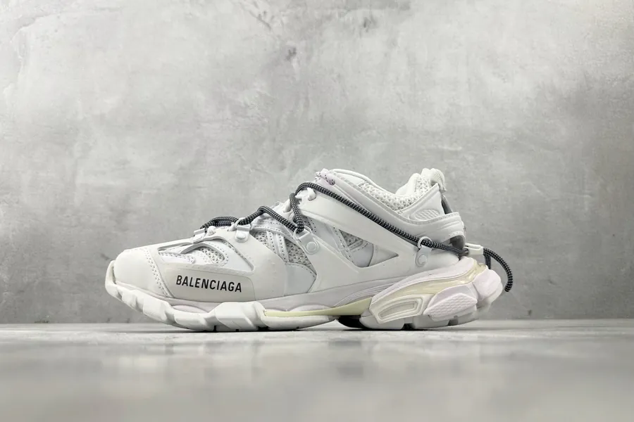 BAL Tra Trail Round Toe Buckle White