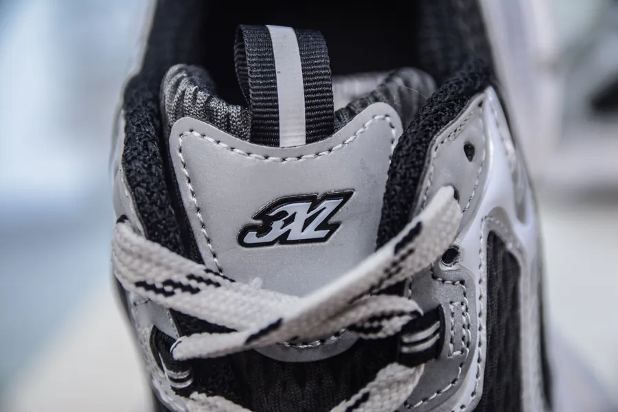 BAL 3XL Sneakers with Retro Design and Perfect Fit