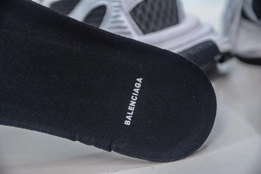 BAL 3XL Sneakers with Retro Design and Perfect Fit