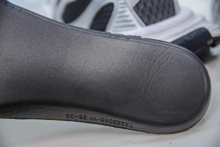BAL 3XL Sneakers with Retro Design and Perfect Fit