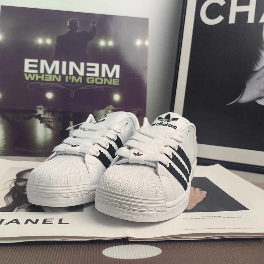 Originals Superstar Bucket Bag Low Top Classic Sneaker