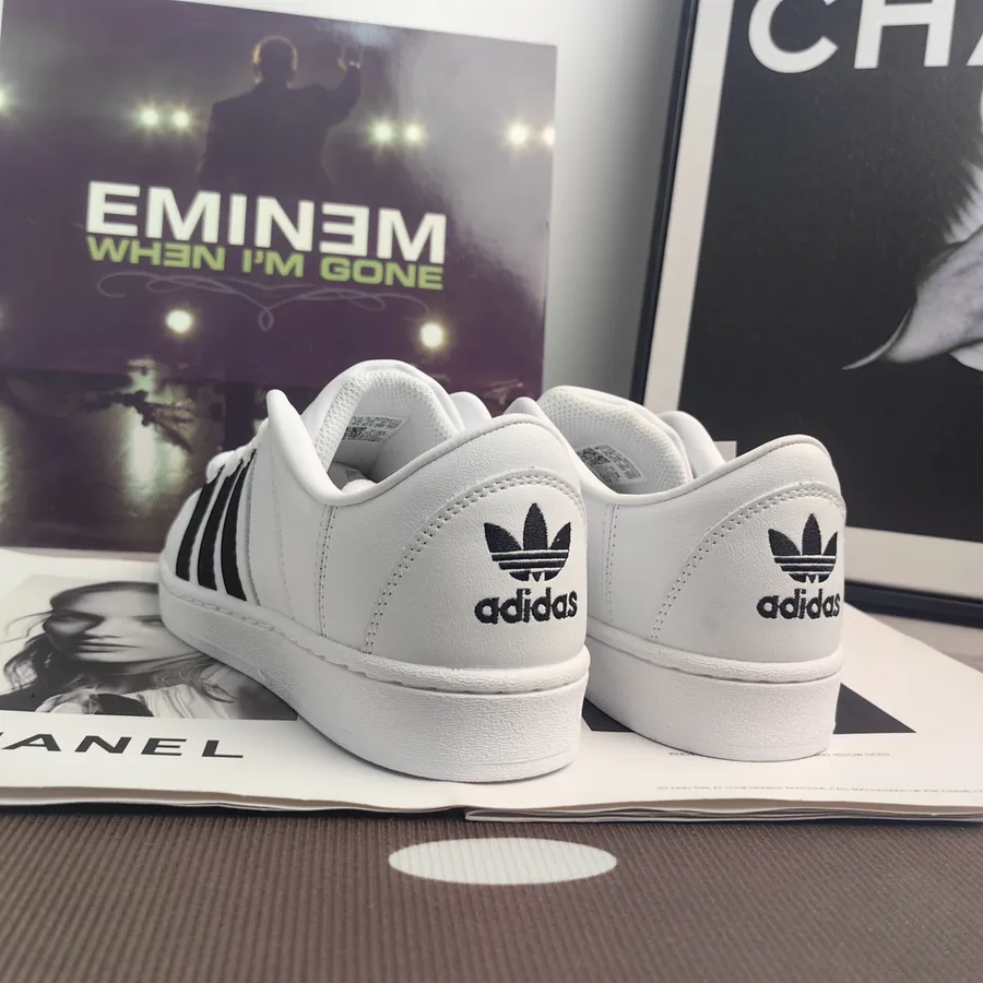 Originals Superstar Bucket Bag Low Top Classic Sneaker