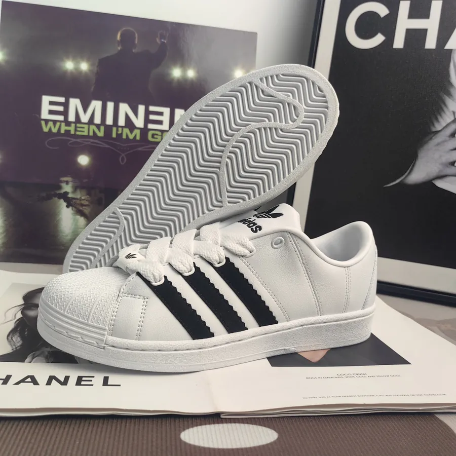 Originals Superstar Bucket Bag Low Top Classic Sneaker