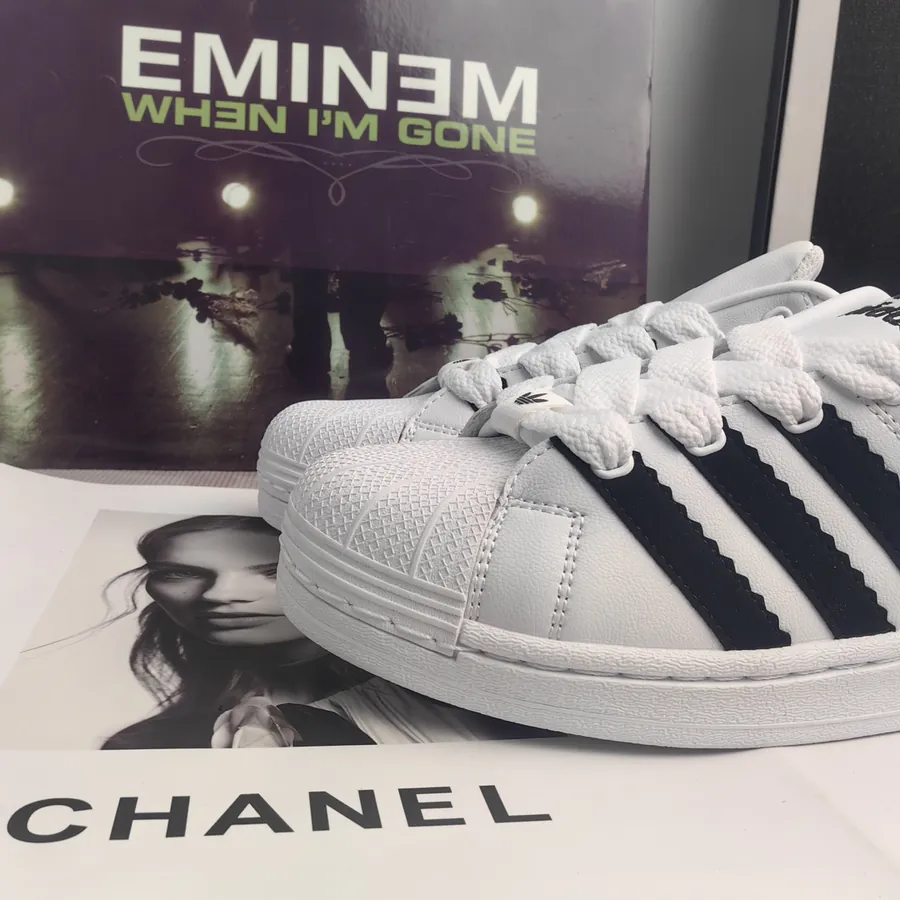 Originals Superstar Bucket Bag Low Top Classic Sneaker
