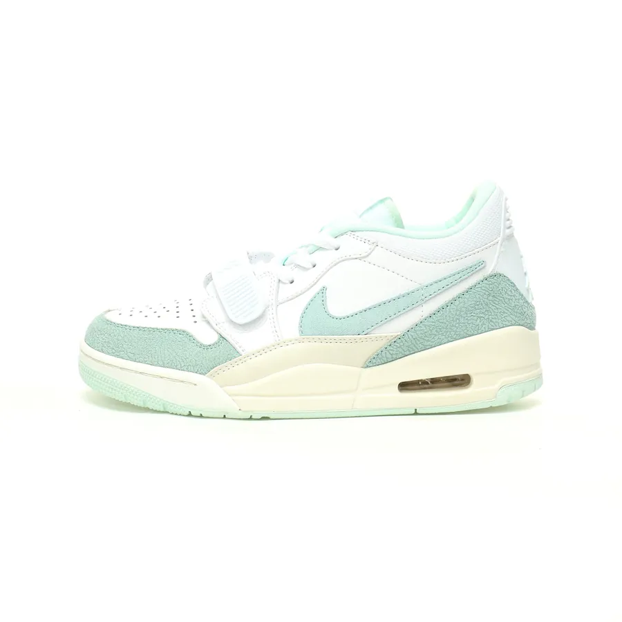 Air Legacy 312 Low White Sail Ygloo