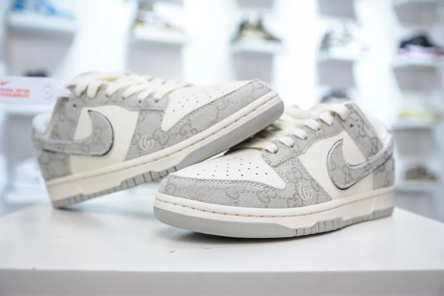 SB Dunk Low x Collaboration Gray White Denim