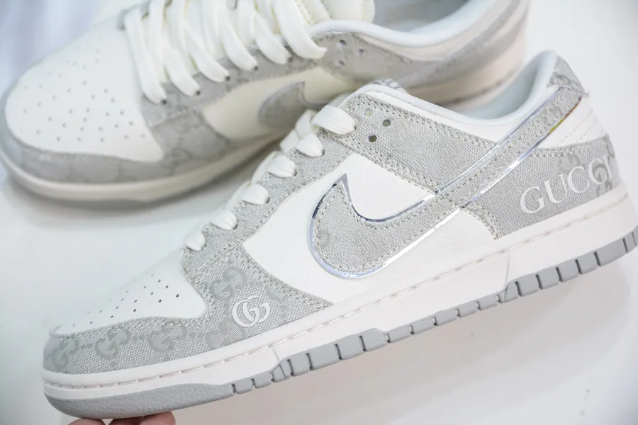 SB Dunk Low x Collaboration Gray White Denim