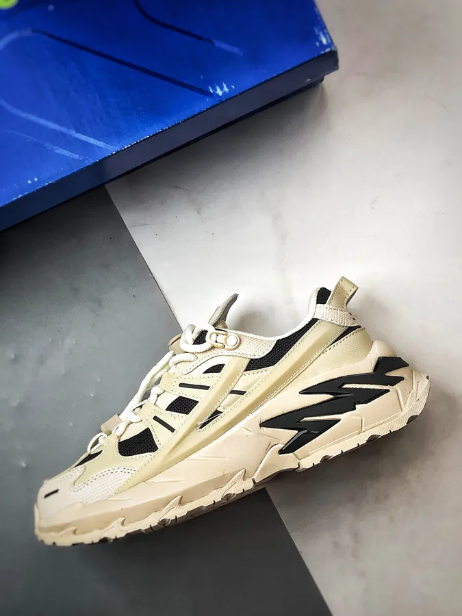 Fila Comet Starry Sneaker