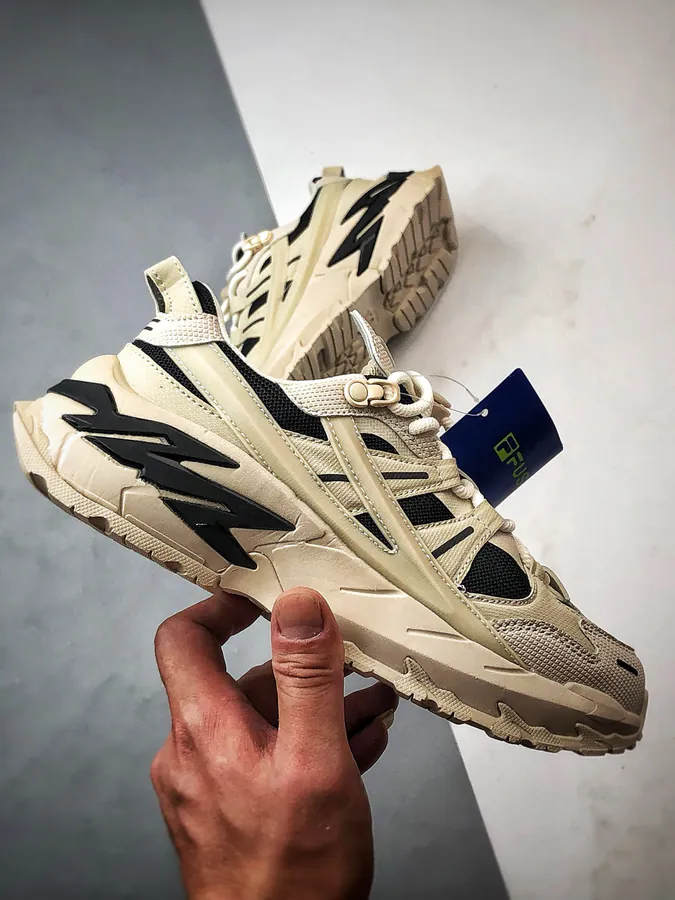 Fila Comet Starry Sneaker