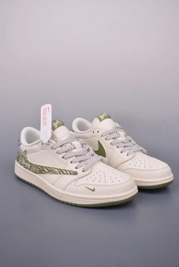 Fraent x Travis Scott x Air 1 Low 三方联名低帮倒钩鞋
