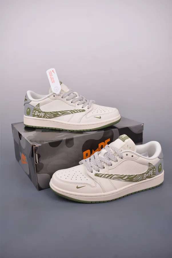Fraent x Travis Scott x Air 1 Low 三方联名低帮倒钩鞋