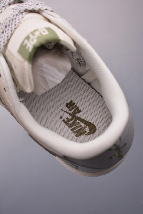 Fraent x Travis Scott x Air 1 Low 三方联名低帮倒钩鞋