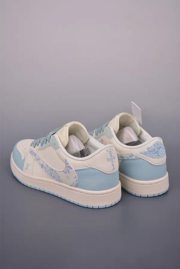 Fraent x Travis Scott x Air 1 Low 三方联名低帮倒钩鞋