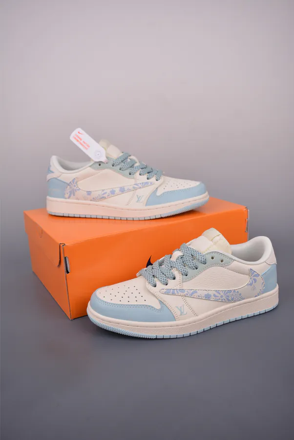 Fraent x Travis Scott x Air 1 Low 三方联名低帮倒钩鞋
